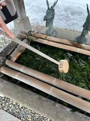 越中護国八幡宮の手水舎