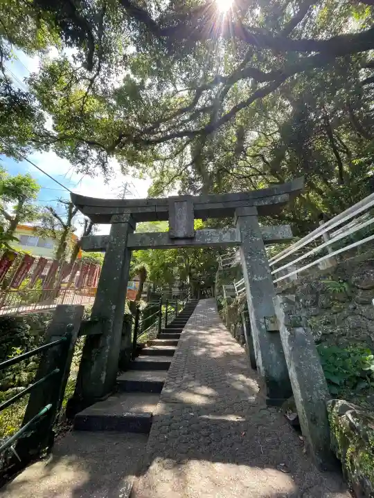 若宮稲荷神社の{uncategorized: "未分類", other: "その他", undefined: "問題あり", building: "その他建物", grave: "お墓", sacred_gate: "鳥居", guardian: "狛犬", statue: "像", buddha: "仏像", history: "歴史", nature: "自然", garden: "庭園", animal: "動物", pagoda: "塔", temizu: "手水舎", mountain_gate: "山門・神門", sanctuary: "本殿・本堂", subordinate: "末社・摂社", art: "芸術", scenery: "景色", jizo: "地蔵", ema: "絵馬", goshuin: "御朱印", omikuji: "おみくじ", items: "授与品その他", amulet: "お守り", goshuincho: "御朱印帳", eats: "食事", festival: "お祭り", votive_dance: "神楽", shichigosan: "七五三参", wedding: "結婚式", experience: "体験その他", initially: "初詣", around: "周辺", anti_infection: "感染症対策"}
