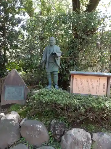 報徳二宮神社の像