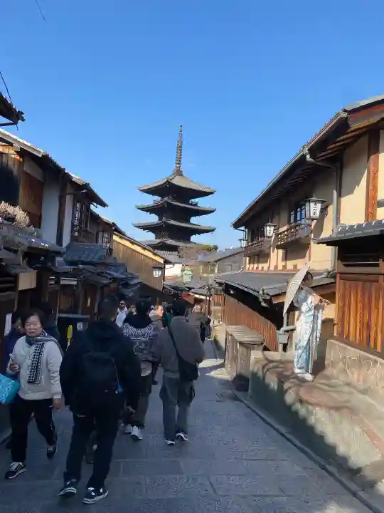 清水寺の{uncategorized: "未分類", other: "その他", undefined: "問題あり", building: "その他建物", grave: "お墓", sacred_gate: "鳥居", guardian: "狛犬", statue: "像", buddha: "仏像", history: "歴史", nature: "自然", garden: "庭園", animal: "動物", pagoda: "塔", temizu: "手水舎", mountain_gate: "山門・神門", sanctuary: "本殿・本堂", subordinate: "末社・摂社", art: "芸術", scenery: "景色", jizo: "地蔵", ema: "絵馬", goshuin: "御朱印", omikuji: "おみくじ", items: "授与品その他", amulet: "お守り", goshuincho: "御朱印帳", eats: "食事", festival: "お祭り", votive_dance: "神楽", shichigosan: "七五三参", wedding: "結婚式", experience: "体験その他", initially: "初詣", around: "周辺", anti_infection: "感染症対策"}