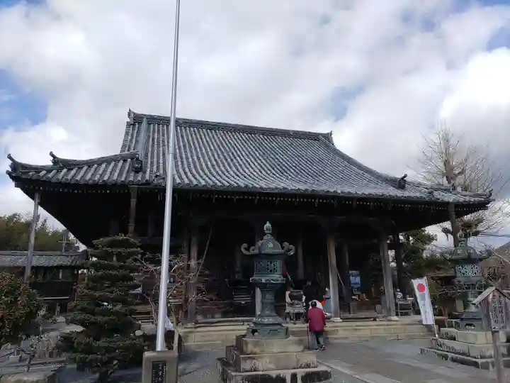 穴太寺の本殿・本堂