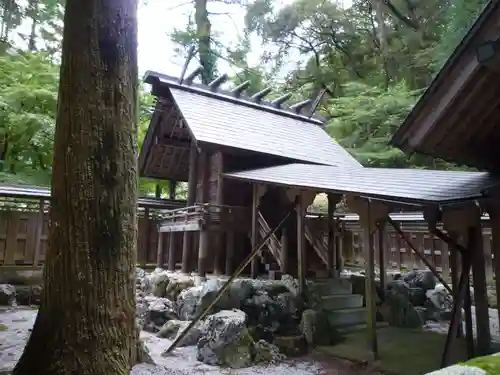 鳴谷神社の本殿・本堂