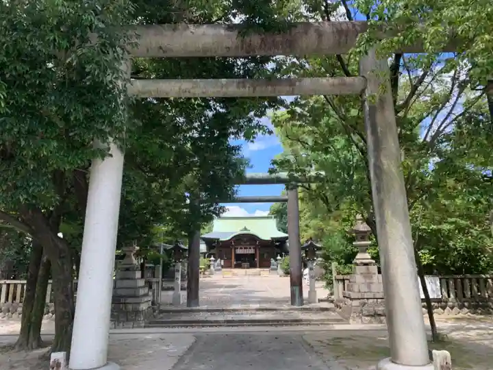 溝旗神社(肇國神社)の鳥居