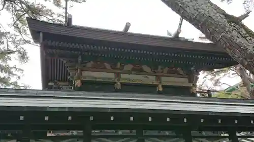 白山神社の本殿