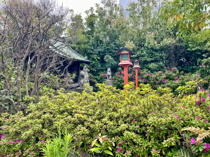 最上稲荷の{uncategorized: "未分類", other: "その他", undefined: "問題あり", building: "その他建物", grave: "お墓", sacred_gate: "鳥居", guardian: "狛犬", statue: "像", buddha: "仏像", history: "歴史", nature: "自然", garden: "庭園", animal: "動物", pagoda: "塔", temizu: "手水舎", mountain_gate: "山門・神門", sanctuary: "本殿・本堂", subordinate: "末社・摂社", art: "芸術", scenery: "景色", jizo: "地蔵", ema: "絵馬", goshuin: "御朱印", omikuji: "おみくじ", items: "授与品その他", amulet: "お守り", goshuincho: "御朱印帳", eats: "食事", festival: "お祭り", votive_dance: "神楽", shichigosan: "七五三参", wedding: "結婚式", experience: "体験その他", initially: "初詣", around: "周辺", anti_infection: "感染症対策"}
