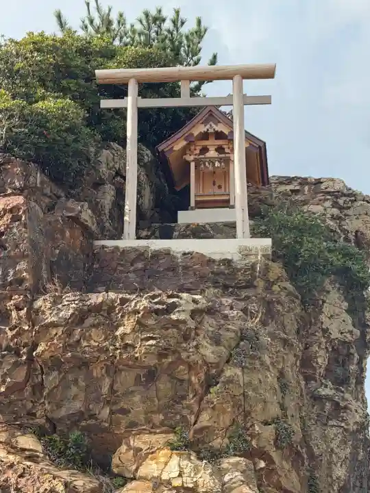 稲佐の浜 弁天島(島根県)