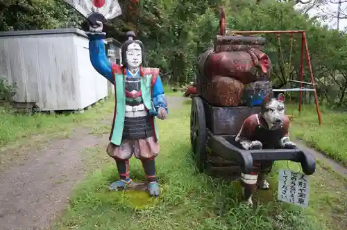 桃太郎神社（栗栖）の像