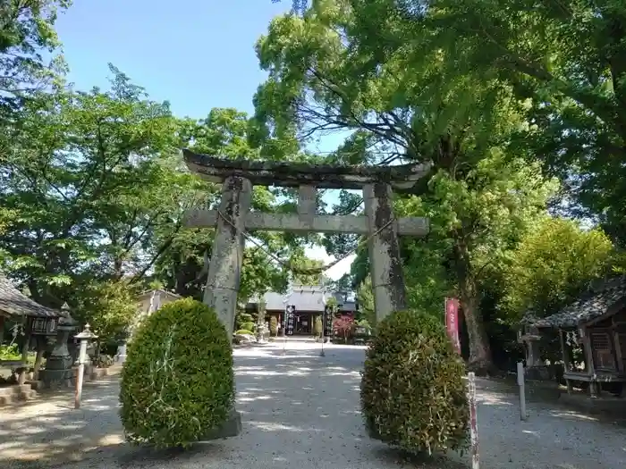 諏訪神社の鳥居