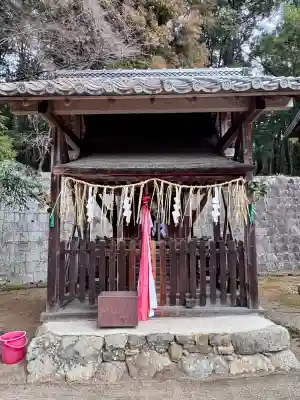 石座神社の{uncategorized: "未分類", other: "その他", undefined: "問題あり", building: "その他建物", grave: "お墓", sacred_gate: "鳥居", guardian: "狛犬", statue: "像", buddha: "仏像", history: "歴史", nature: "自然", garden: "庭園", animal: "動物", pagoda: "塔", temizu: "手水舎", mountain_gate: "山門・神門", sanctuary: "本殿・本堂", subordinate: "末社・摂社", art: "芸術", scenery: "景色", jizo: "地蔵", ema: "絵馬", goshuin: "御朱印", omikuji: "おみくじ", items: "授与品その他", amulet: "お守り", goshuincho: "御朱印帳", eats: "食事", festival: "お祭り", votive_dance: "神楽", shichigosan: "七五三参", wedding: "結婚式", experience: "体験その他", initially: "初詣", around: "周辺", anti_infection: "感染症対策"}