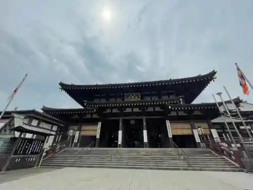 川崎大師（平間寺）の本殿・本堂