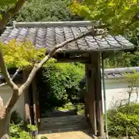 仮宿庵の山門・神門