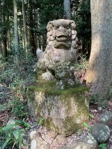 白山神社の狛犬