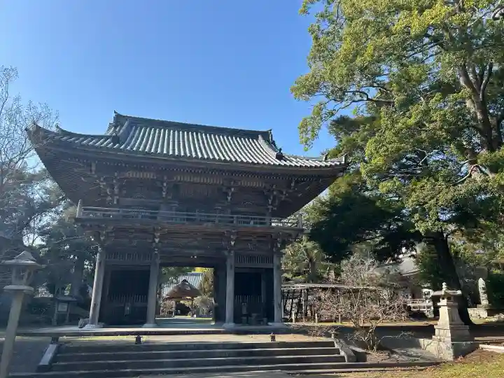 鏡忍寺の{uncategorized: "未分類", other: "その他", undefined: "問題あり", building: "その他建物", grave: "お墓", sacred_gate: "鳥居", guardian: "狛犬", statue: "像", buddha: "仏像", history: "歴史", nature: "自然", garden: "庭園", animal: "動物", pagoda: "塔", temizu: "手水舎", mountain_gate: "山門・神門", sanctuary: "本殿・本堂", subordinate: "末社・摂社", art: "芸術", scenery: "景色", jizo: "地蔵", ema: "絵馬", goshuin: "御朱印", omikuji: "おみくじ", items: "授与品その他", amulet: "お守り", goshuincho: "御朱印帳", eats: "食事", festival: "お祭り", votive_dance: "神楽", shichigosan: "七五三参", wedding: "結婚式", experience: "体験その他", initially: "初詣", around: "周辺", anti_infection: "感染症対策"}