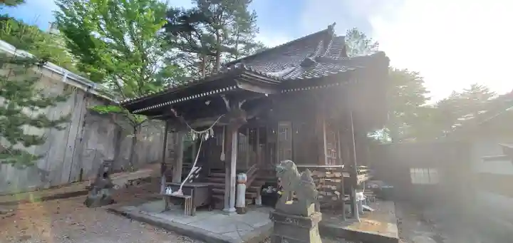 温泉神社の本殿・本堂
