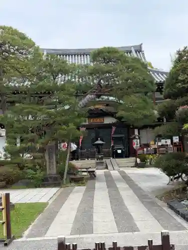 瀧泉寺（目黒不動尊）の{uncategorized: "未分類", other: "その他", undefined: "問題あり", building: "その他建物", grave: "お墓", sacred_gate: "鳥居", guardian: "狛犬", statue: "像", buddha: "仏像", history: "歴史", nature: "自然", garden: "庭園", animal: "動物", pagoda: "塔", temizu: "手水舎", mountain_gate: "山門・神門", sanctuary: "本殿・本堂", subordinate: "末社・摂社", art: "芸術", scenery: "景色", jizo: "地蔵", ema: "絵馬", goshuin: "御朱印", omikuji: "おみくじ", items: "授与品その他", amulet: "お守り", goshuincho: "御朱印帳", eats: "食事", festival: "お祭り", votive_dance: "神楽", shichigosan: "七五三参", wedding: "結婚式", experience: "体験その他", initially: "初詣", around: "周辺", anti_infection: "感染症対策"}
