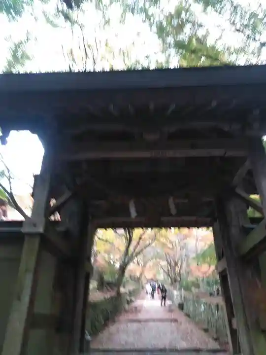 両子寺の山門・神門