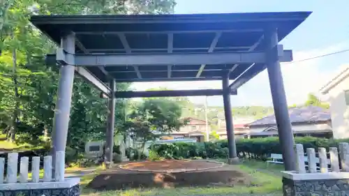 山中諏訪神社(山梨県)