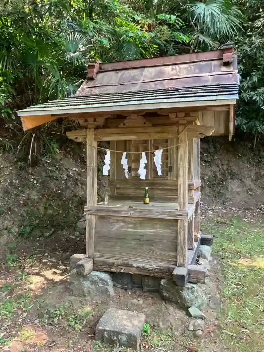 松田神社の{uncategorized: "未分類", other: "その他", undefined: "問題あり", building: "その他建物", grave: "お墓", sacred_gate: "鳥居", guardian: "狛犬", statue: "像", buddha: "仏像", history: "歴史", nature: "自然", garden: "庭園", animal: "動物", pagoda: "塔", temizu: "手水舎", mountain_gate: "山門・神門", sanctuary: "本殿・本堂", subordinate: "末社・摂社", art: "芸術", scenery: "景色", jizo: "地蔵", ema: "絵馬", goshuin: "御朱印", omikuji: "おみくじ", items: "授与品その他", amulet: "お守り", goshuincho: "御朱印帳", eats: "食事", festival: "お祭り", votive_dance: "神楽", shichigosan: "七五三参", wedding: "結婚式", experience: "体験その他", initially: "初詣", around: "周辺", anti_infection: "感染症対策"}