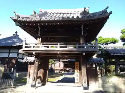 満性寺の山門・神門