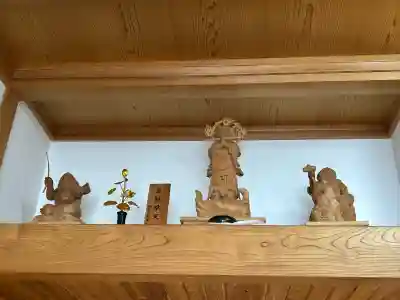 貞麟寺の{uncategorized: "未分類", other: "その他", undefined: "問題あり", building: "その他建物", grave: "お墓", sacred_gate: "鳥居", guardian: "狛犬", statue: "像", buddha: "仏像", history: "歴史", nature: "自然", garden: "庭園", animal: "動物", pagoda: "塔", temizu: "手水舎", mountain_gate: "山門・神門", sanctuary: "本殿・本堂", subordinate: "末社・摂社", art: "芸術", scenery: "景色", jizo: "地蔵", ema: "絵馬", goshuin: "御朱印", omikuji: "おみくじ", items: "授与品その他", amulet: "お守り", goshuincho: "御朱印帳", eats: "食事", festival: "お祭り", votive_dance: "神楽", shichigosan: "七五三参", wedding: "結婚式", experience: "体験その他", initially: "初詣", around: "周辺", anti_infection: "感染症対策"}