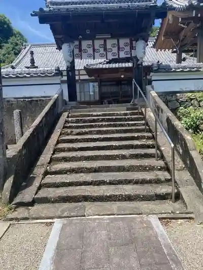 宝泉寺の山門