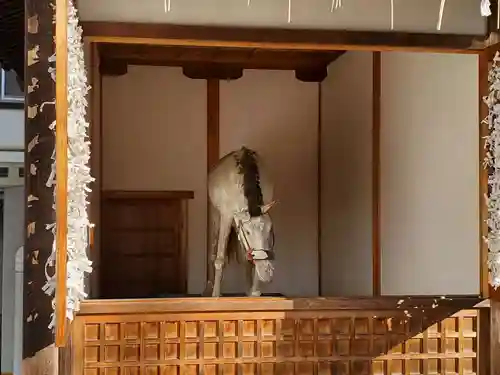 魚吹八幡神社の像