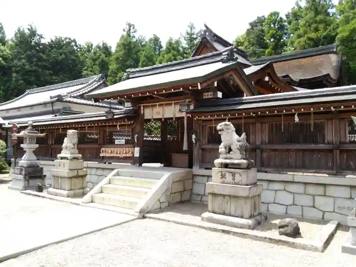 苗村神社の本殿・本堂