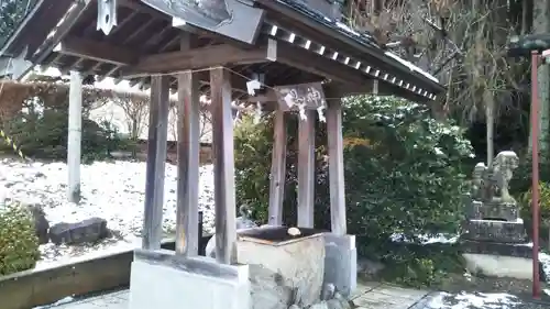 新山神社の手水