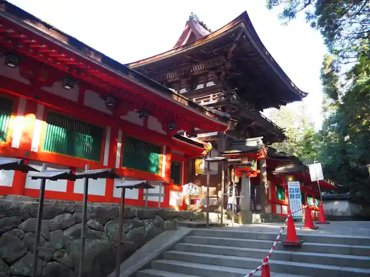 石上神宮の山門・神門