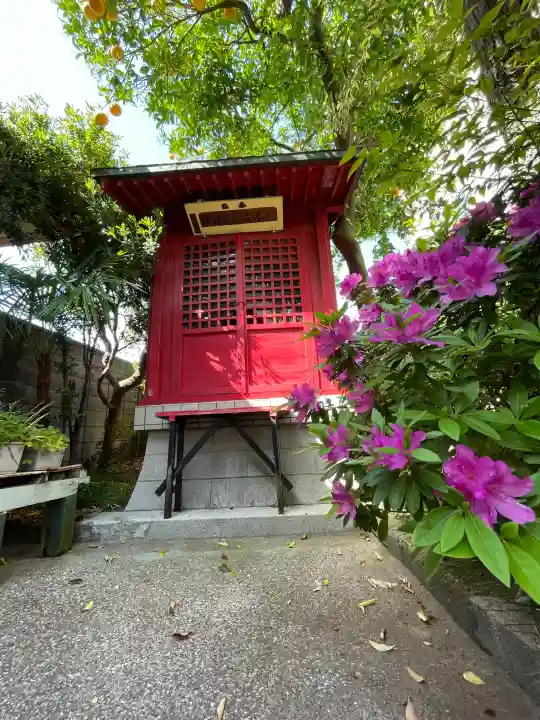 冬木森稲荷神社の{uncategorized: "未分類", other: "その他", undefined: "問題あり", building: "その他建物", grave: "お墓", sacred_gate: "鳥居", guardian: "狛犬", statue: "像", buddha: "仏像", history: "歴史", nature: "自然", garden: "庭園", animal: "動物", pagoda: "塔", temizu: "手水舎", mountain_gate: "山門・神門", sanctuary: "本殿・本堂", subordinate: "末社・摂社", art: "芸術", scenery: "景色", jizo: "地蔵", ema: "絵馬", goshuin: "御朱印", omikuji: "おみくじ", items: "授与品その他", amulet: "お守り", goshuincho: "御朱印帳", eats: "食事", festival: "お祭り", votive_dance: "神楽", shichigosan: "七五三参", wedding: "結婚式", experience: "体験その他", initially: "初詣", around: "周辺", anti_infection: "感染症対策"}