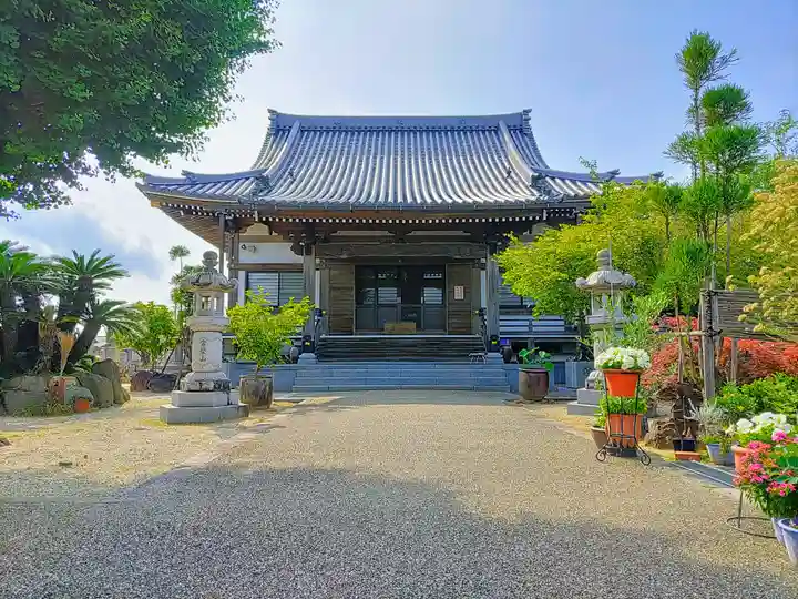 康順寺の本殿・本堂
