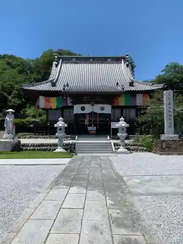 埼玉厄除け開運大師・龍泉寺（切り絵御朱印発祥の寺）の本殿