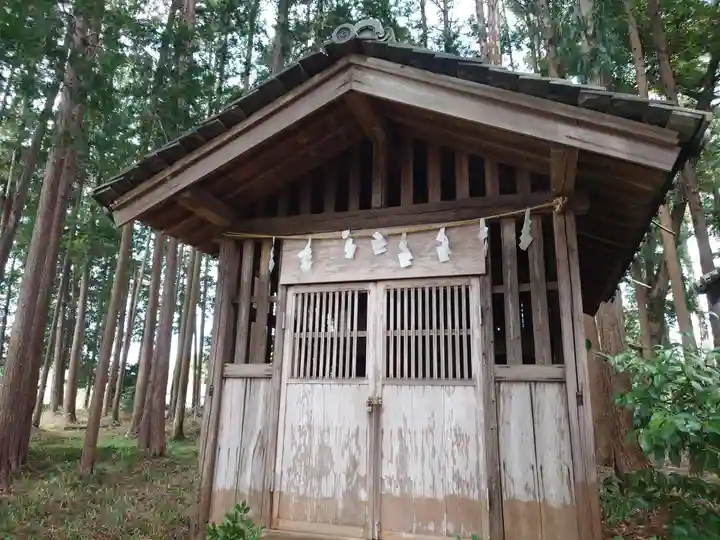 鎌形八幡神社の末社・摂社