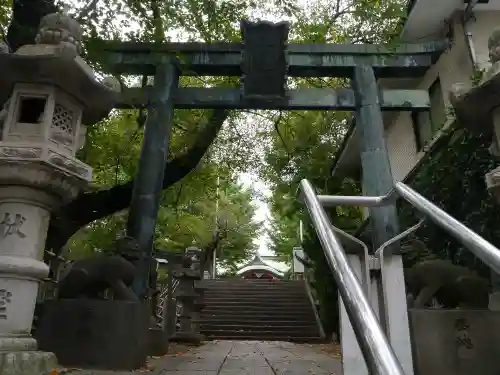 市谷亀岡八幡宮の鳥居