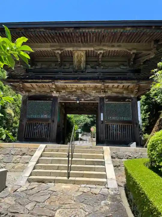 神峯寺の{uncategorized: "未分類", other: "その他", undefined: "問題あり", building: "その他建物", grave: "お墓", sacred_gate: "鳥居", guardian: "狛犬", statue: "像", buddha: "仏像", history: "歴史", nature: "自然", garden: "庭園", animal: "動物", pagoda: "塔", temizu: "手水舎", mountain_gate: "山門・神門", sanctuary: "本殿・本堂", subordinate: "末社・摂社", art: "芸術", scenery: "景色", jizo: "地蔵", ema: "絵馬", goshuin: "御朱印", omikuji: "おみくじ", items: "授与品その他", amulet: "お守り", goshuincho: "御朱印帳", eats: "食事", festival: "お祭り", votive_dance: "神楽", shichigosan: "七五三参", wedding: "結婚式", experience: "体験その他", initially: "初詣", around: "周辺", anti_infection: "感染症対策"}