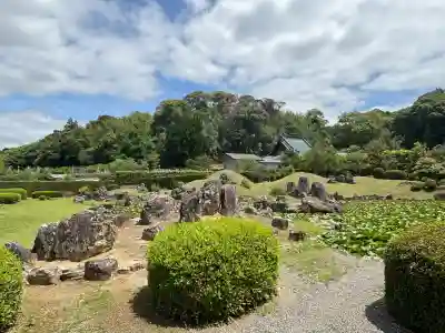 摩訶耶寺の{uncategorized: "未分類", other: "その他", undefined: "問題あり", building: "その他建物", grave: "お墓", sacred_gate: "鳥居", guardian: "狛犬", statue: "像", buddha: "仏像", history: "歴史", nature: "自然", garden: "庭園", animal: "動物", pagoda: "塔", temizu: "手水舎", mountain_gate: "山門・神門", sanctuary: "本殿・本堂", subordinate: "末社・摂社", art: "芸術", scenery: "景色", jizo: "地蔵", ema: "絵馬", goshuin: "御朱印", omikuji: "おみくじ", items: "授与品その他", amulet: "お守り", goshuincho: "御朱印帳", eats: "食事", festival: "お祭り", votive_dance: "神楽", shichigosan: "七五三参", wedding: "結婚式", experience: "体験その他", initially: "初詣", around: "周辺", anti_infection: "感染症対策"}