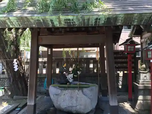 三島神社の手水舎