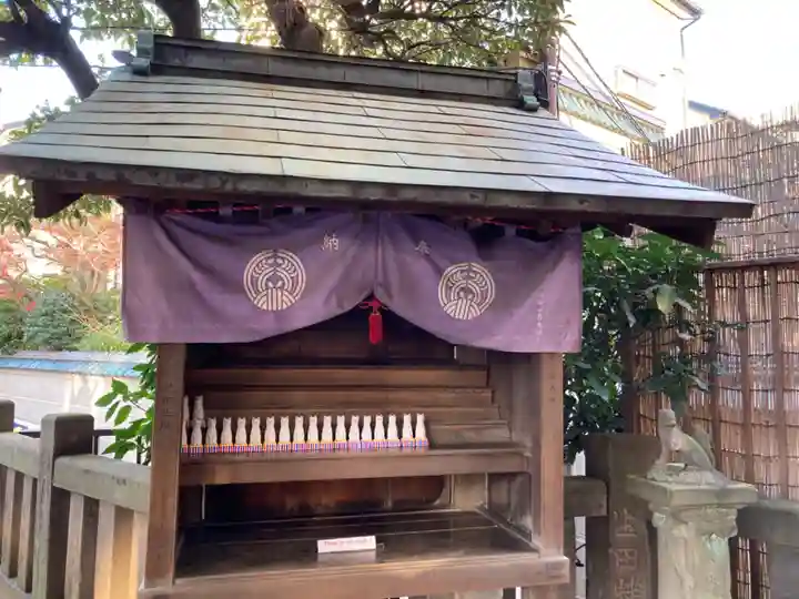 被官稲荷神社のその他建物