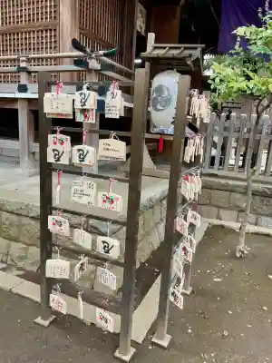中目黒八幡神社の{uncategorized: "未分類", other: "その他", undefined: "問題あり", building: "その他建物", grave: "お墓", sacred_gate: "鳥居", guardian: "狛犬", statue: "像", buddha: "仏像", history: "歴史", nature: "自然", garden: "庭園", animal: "動物", pagoda: "塔", temizu: "手水舎", mountain_gate: "山門・神門", sanctuary: "本殿・本堂", subordinate: "末社・摂社", art: "芸術", scenery: "景色", jizo: "地蔵", ema: "絵馬", goshuin: "御朱印", omikuji: "おみくじ", items: "授与品その他", amulet: "お守り", goshuincho: "御朱印帳", eats: "食事", festival: "お祭り", votive_dance: "神楽", shichigosan: "七五三参", wedding: "結婚式", experience: "体験その他", initially: "初詣", around: "周辺", anti_infection: "感染症対策"}