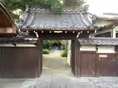 泉増院の山門