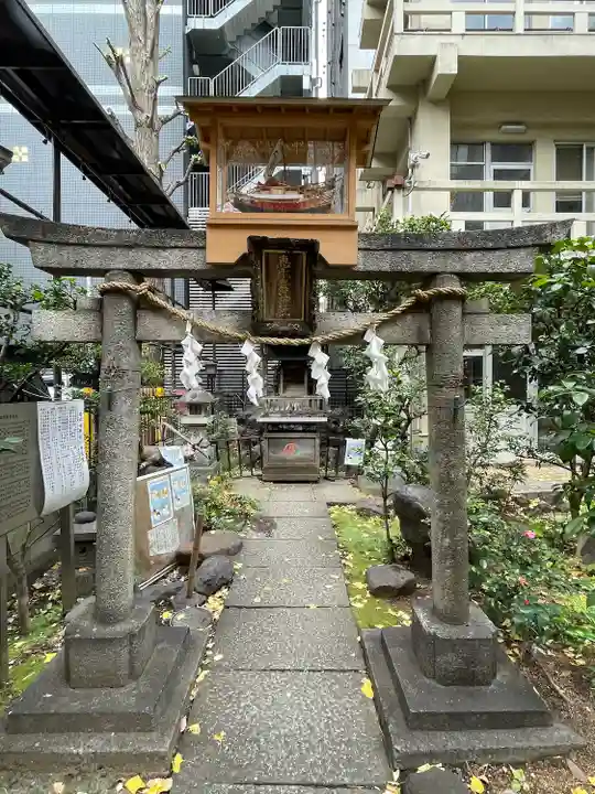 稲荷鬼王神社の末社・摂社