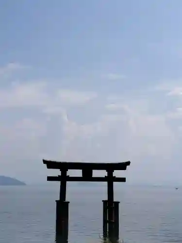 白鬚神社の{uncategorized: "未分類", other: "その他", undefined: "問題あり", building: "その他建物", grave: "お墓", sacred_gate: "鳥居", guardian: "狛犬", statue: "像", buddha: "仏像", history: "歴史", nature: "自然", garden: "庭園", animal: "動物", pagoda: "塔", temizu: "手水舎", mountain_gate: "山門・神門", sanctuary: "本殿・本堂", subordinate: "末社・摂社", art: "芸術", scenery: "景色", jizo: "地蔵", ema: "絵馬", goshuin: "御朱印", omikuji: "おみくじ", items: "授与品その他", amulet: "お守り", goshuincho: "御朱印帳", eats: "食事", festival: "お祭り", votive_dance: "神楽", shichigosan: "七五三参", wedding: "結婚式", experience: "体験その他", initially: "初詣", around: "周辺", anti_infection: "感染症対策"}