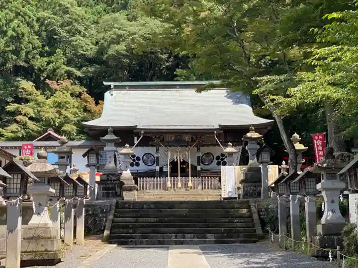 南湖神社の本殿・本堂