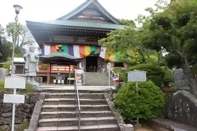 八坂寺の本殿・本堂