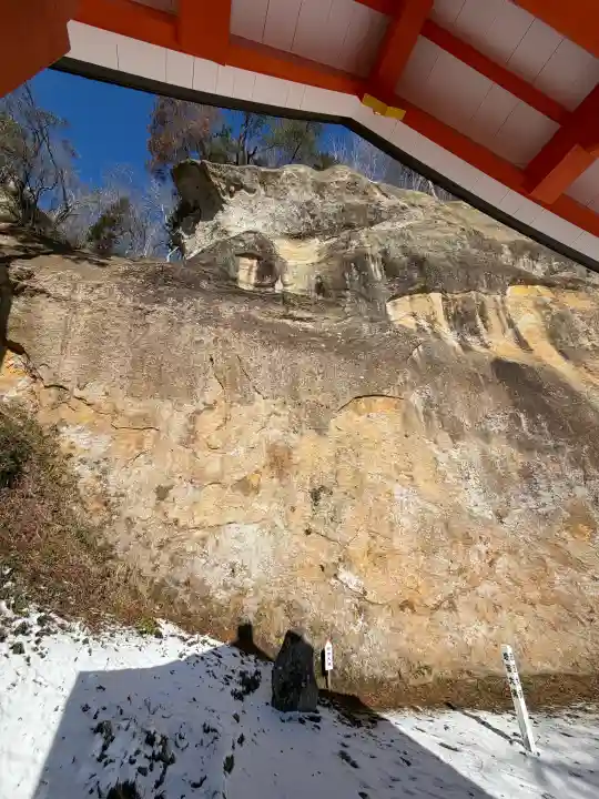 達谷窟毘沙門堂の{uncategorized: "未分類", other: "その他", undefined: "問題あり", building: "その他建物", grave: "お墓", sacred_gate: "鳥居", guardian: "狛犬", statue: "像", buddha: "仏像", history: "歴史", nature: "自然", garden: "庭園", animal: "動物", pagoda: "塔", temizu: "手水舎", mountain_gate: "山門・神門", sanctuary: "本殿・本堂", subordinate: "末社・摂社", art: "芸術", scenery: "景色", jizo: "地蔵", ema: "絵馬", goshuin: "御朱印", omikuji: "おみくじ", items: "授与品その他", amulet: "お守り", goshuincho: "御朱印帳", eats: "食事", festival: "お祭り", votive_dance: "神楽", shichigosan: "七五三参", wedding: "結婚式", experience: "体験その他", initially: "初詣", around: "周辺", anti_infection: "感染症対策"}