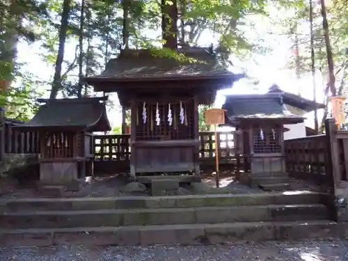 諏訪大社下社秋宮の末社・摂社