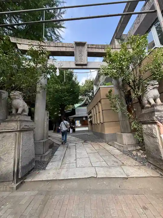 小野照崎神社の{uncategorized: "未分類", other: "その他", undefined: "問題あり", building: "その他建物", grave: "お墓", sacred_gate: "鳥居", guardian: "狛犬", statue: "像", buddha: "仏像", history: "歴史", nature: "自然", garden: "庭園", animal: "動物", pagoda: "塔", temizu: "手水舎", mountain_gate: "山門・神門", sanctuary: "本殿・本堂", subordinate: "末社・摂社", art: "芸術", scenery: "景色", jizo: "地蔵", ema: "絵馬", goshuin: "御朱印", omikuji: "おみくじ", items: "授与品その他", amulet: "お守り", goshuincho: "御朱印帳", eats: "食事", festival: "お祭り", votive_dance: "神楽", shichigosan: "七五三参", wedding: "結婚式", experience: "体験その他", initially: "初詣", around: "周辺", anti_infection: "感染症対策"}