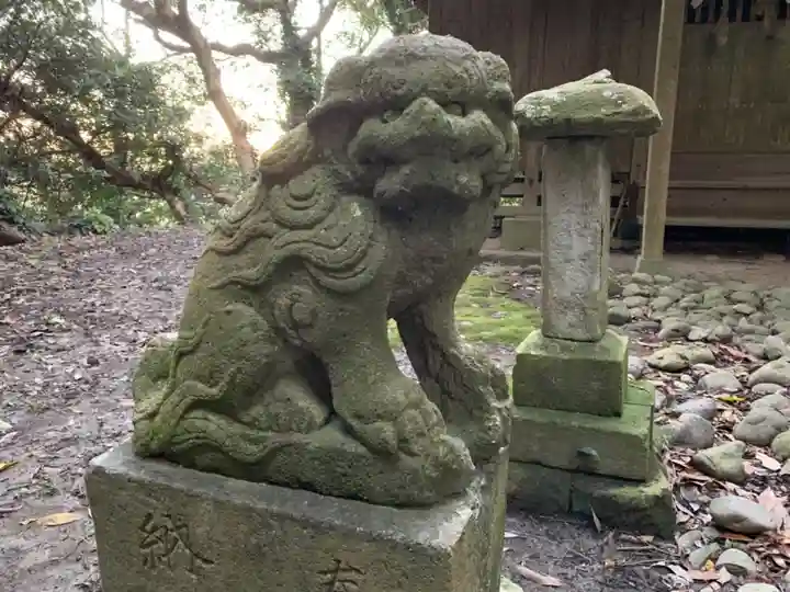 諏訪神社の狛犬