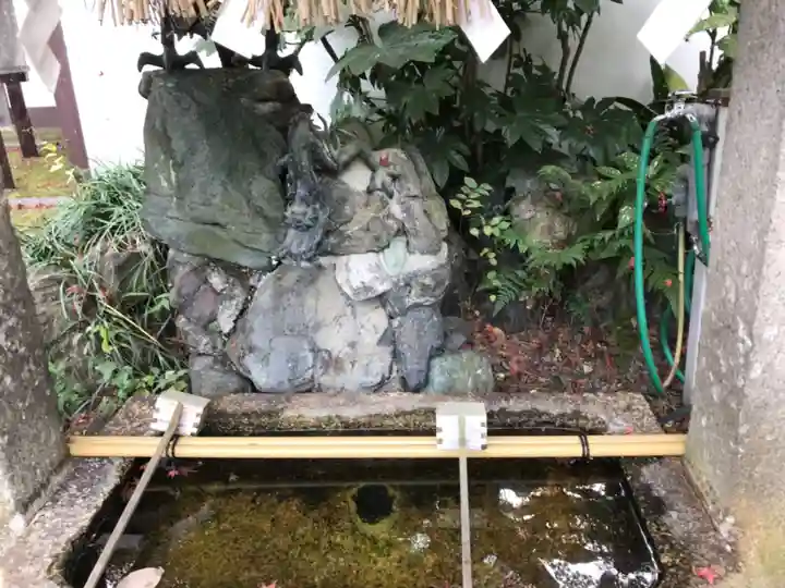 龍王宮秀郷社(橋守神社)の手水舎