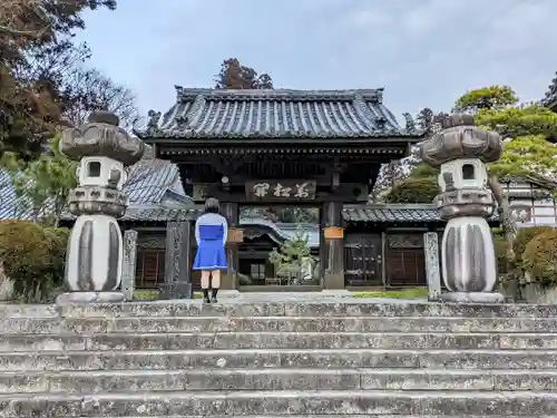 瑞應寺の山門